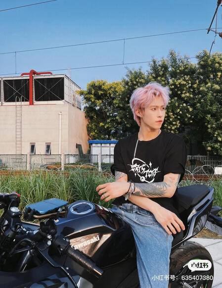 Yueyue - 夜(Night)Live Stage